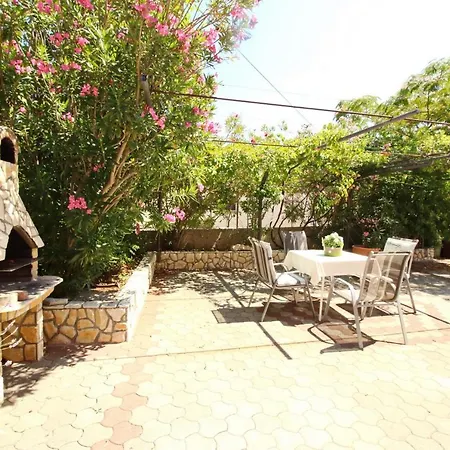 With Parking Space Silo, Krk - 18751 Appartamento